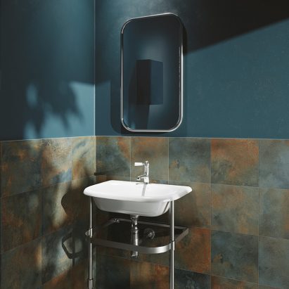 18-Bagno Optisch gesehen können Fliesen in Metalloptiken jeden denkbaren Look imitieren: von silber-glänzend über goldbraun bis hinzu „rostigen” Farben.